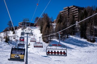 Dans un communiqué, la station de ski précise que cette performance dépasse même de 0,7 % l’hiver record de 2021-2022.